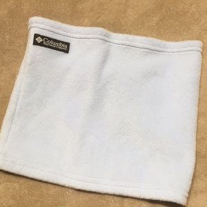 Columbia baby blue neck warmer. Barely used